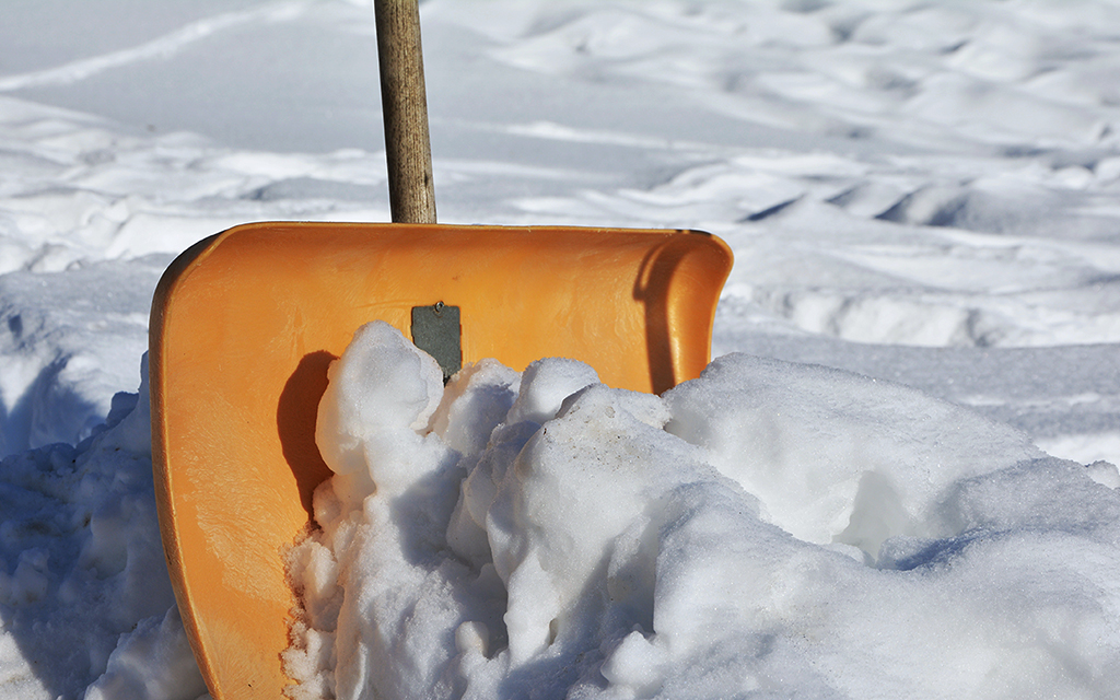 Winterdienst, Schneeschaufel